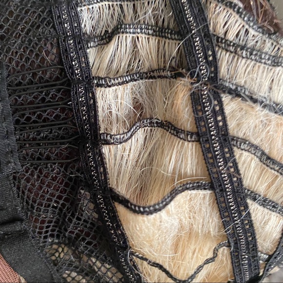 Lace Front Natural Blonde Rooted wig - Picture 5 of 5